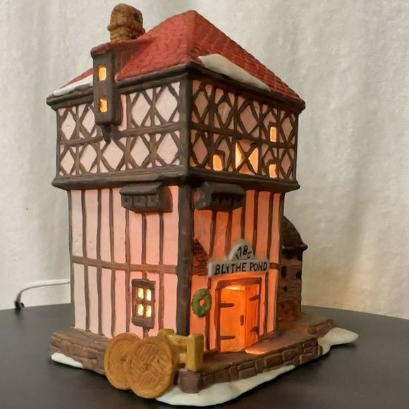 Dept 56 Blythe Pond Mill House (First Release) Dickens Village Building - 1986 - Picture 3 of 7